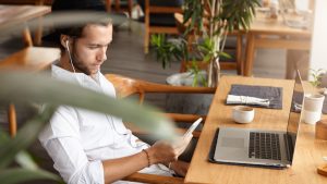 A digitális nomád életmód hátulütői: Hogyan kerüld el a szakmai és mentális kiégést?