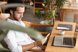A digitális nomád életmód hátulütői: Hogyan kerüld el a szakmai és mentális kiégést?